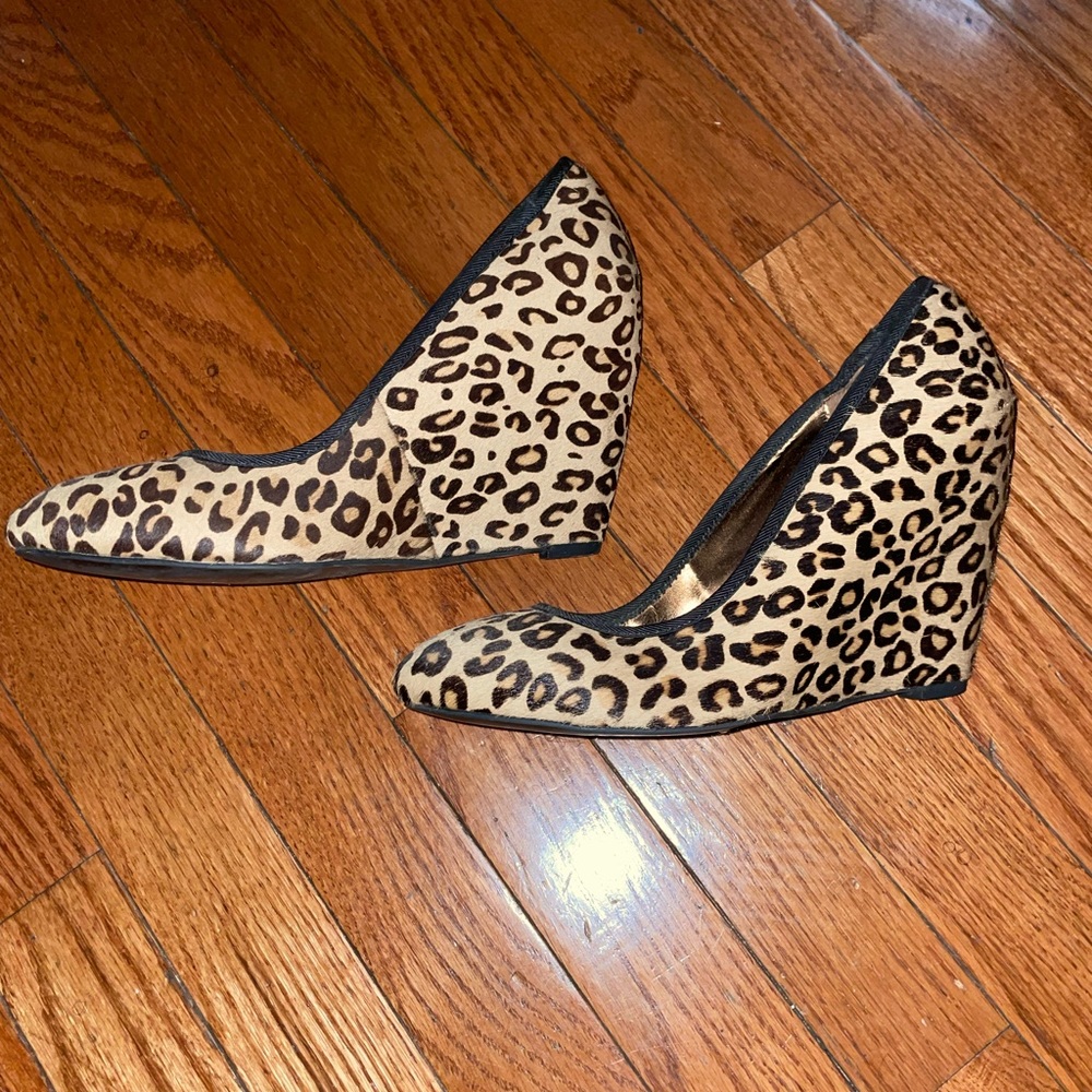 STEVE MADDEN Cheetah print wedge heels size 9M